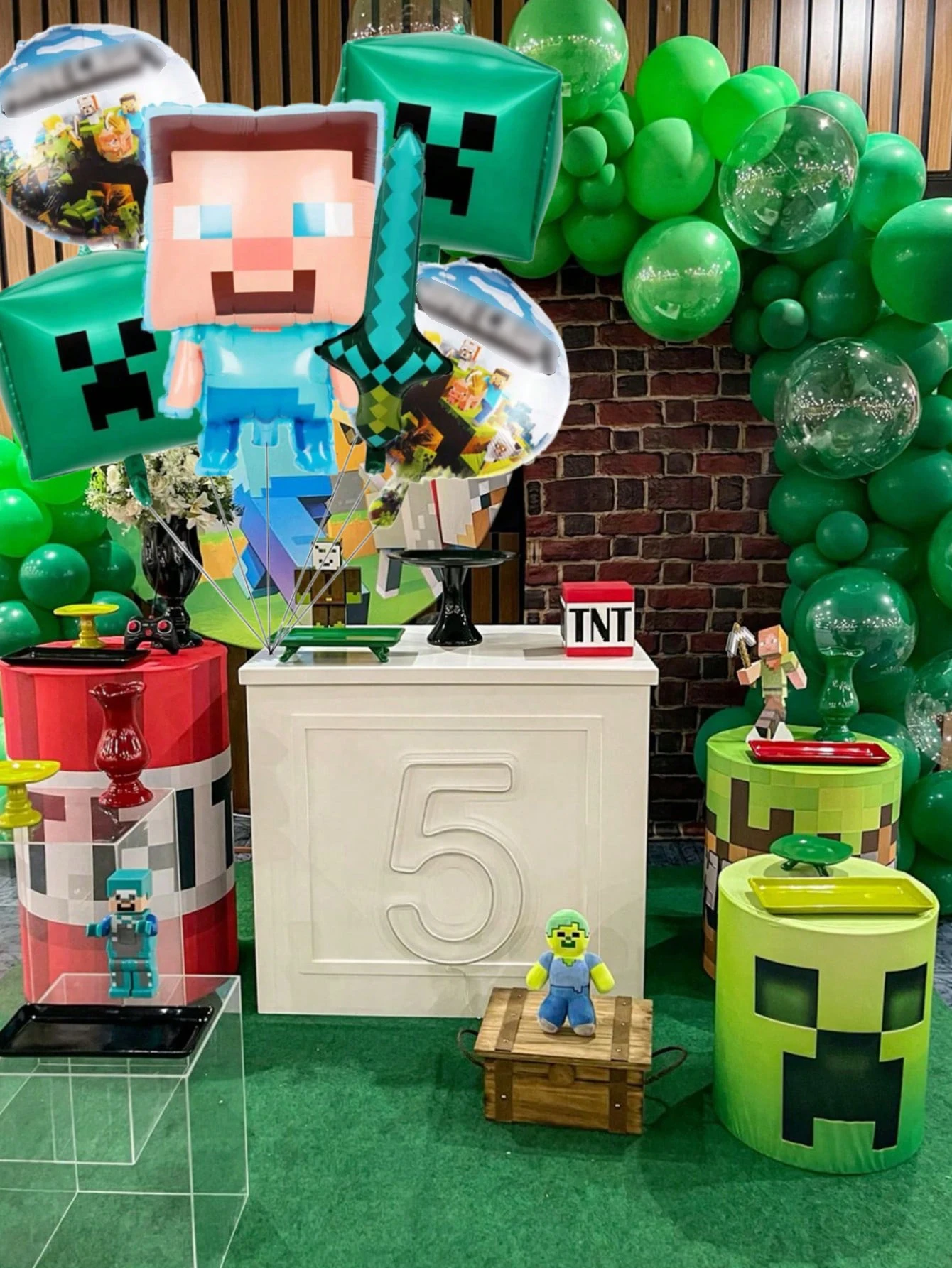 مجموعة زينة للحفلات مكونة من 5 قطع من My World Pixel، لافتات معلقة، بالونات، مناسبة لعيد الميلاد، والهالوين، وحفلات عيد الميلاد #1