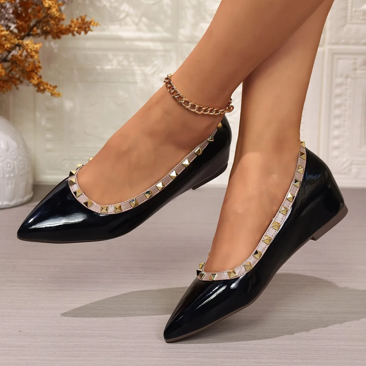 

*Fashionable Hot Selling Comfortable Work Flat Shoes for Women Spring Autumn New Pointed Sexy Temperament Elegant Casual Shoes