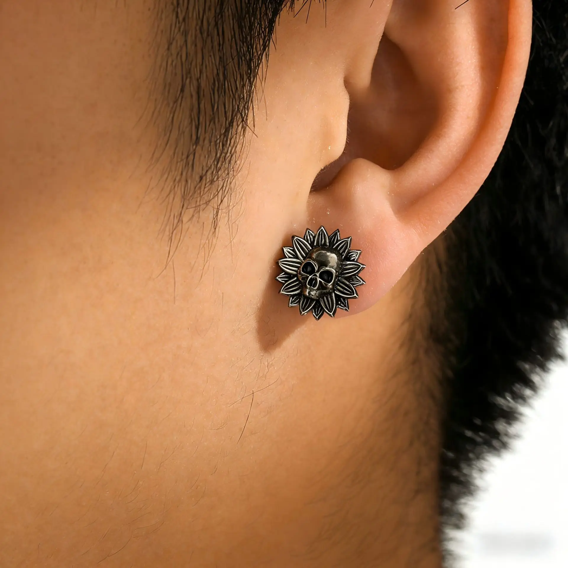 Retro Gothic Totenkopf- und Blumen-Ohrstecker, dunkler Punk, Hip-Hop, luxuriöse, individuelle Ohrstecker für Männer, Unisex-Schmuck