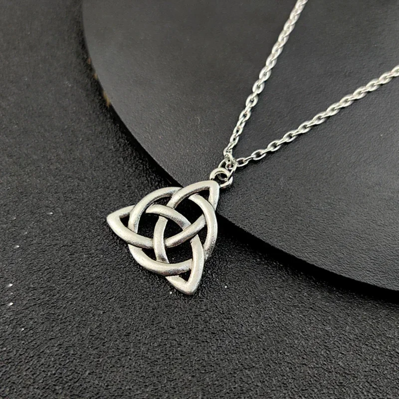 Triquetra Trinity Knot Pendant Necklace for Men Women Pagan Protection Spiritual Necklaces Christmas Jewelry Accessories Gifts