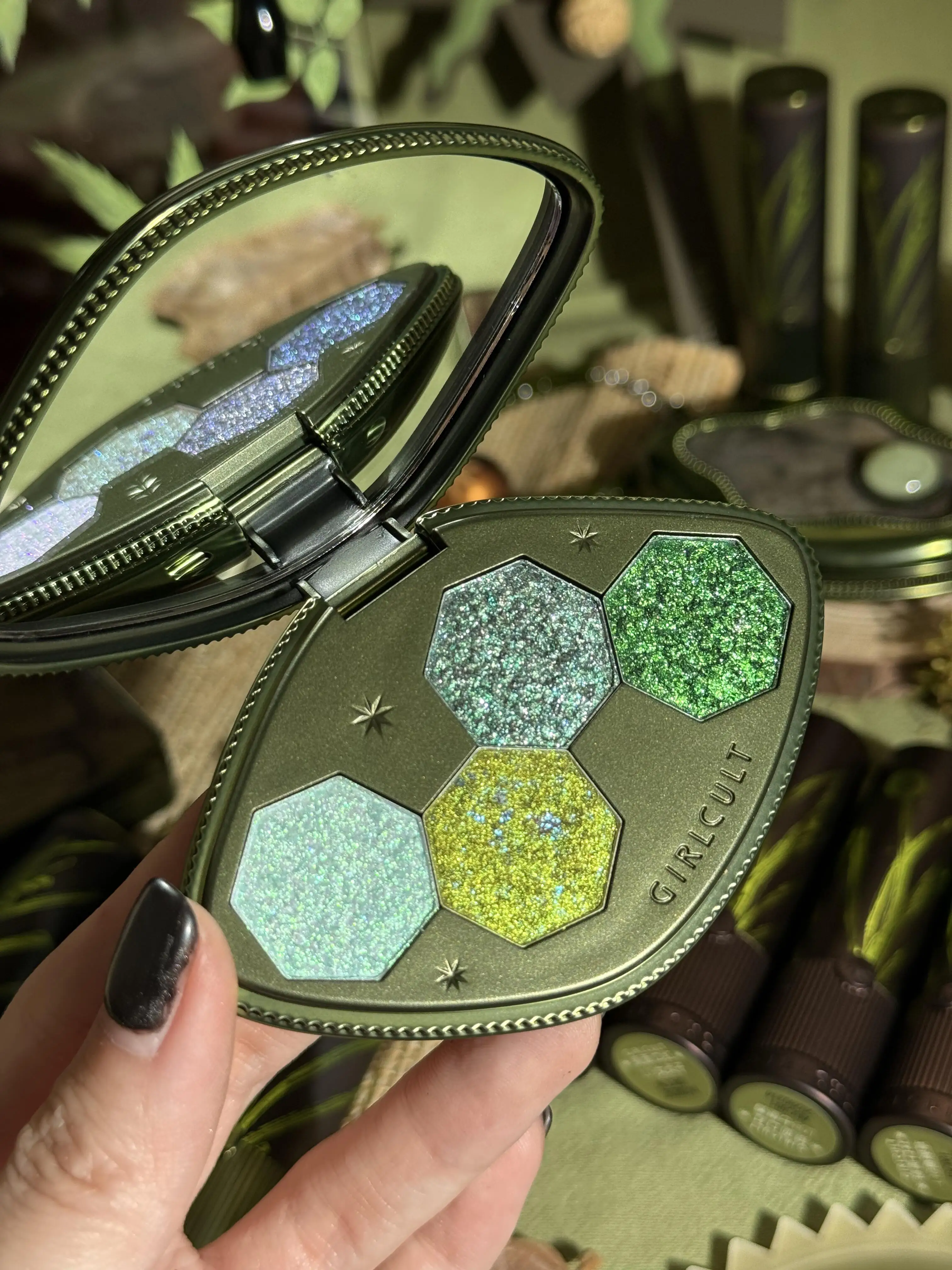 Girlcult Compendium of Materia Medica Series Four-color Eyeshadow Matte Pearlescent Smoky Chameleon Comprehensive Palette