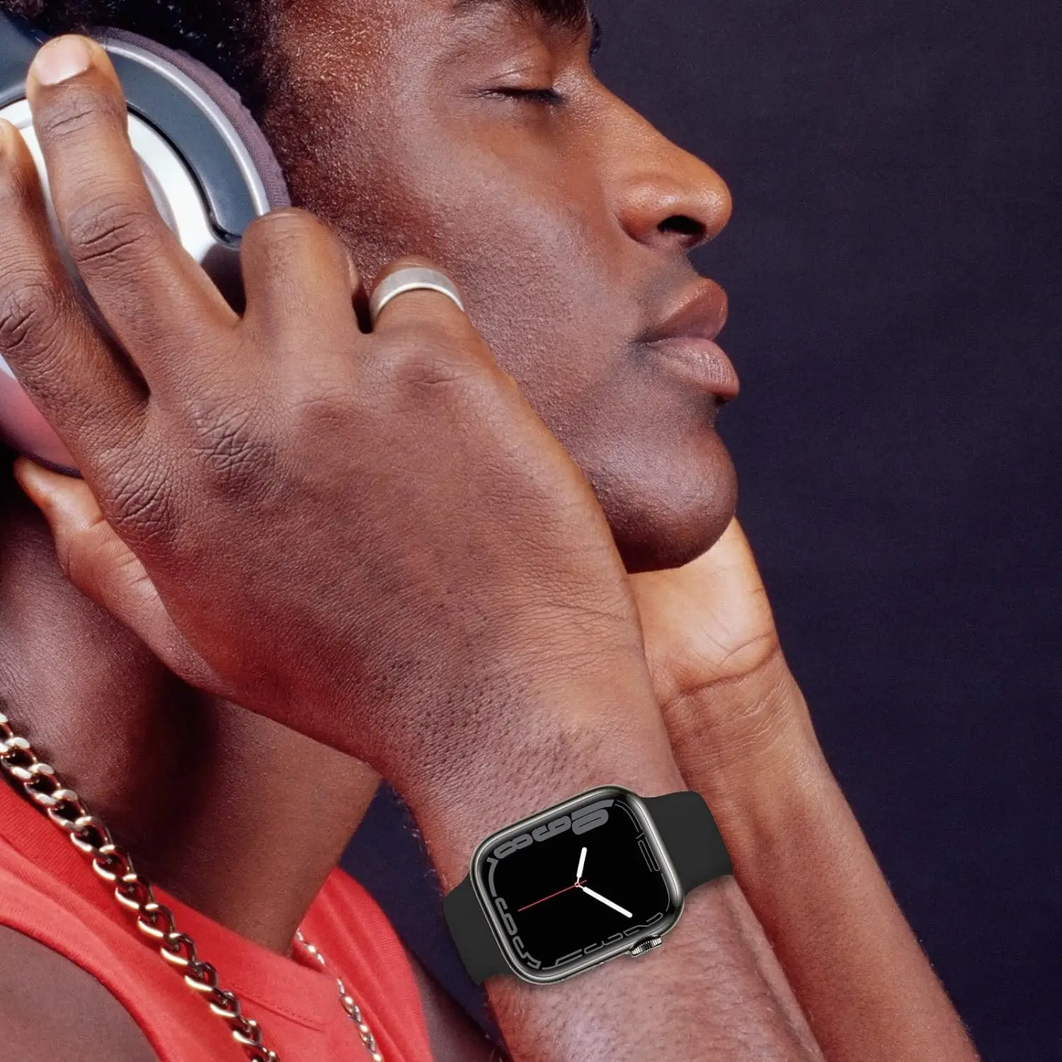 Soft Silicone Strap for Apple Watch 40mm Band 42 44 45 49 41 38mm Sport Replacement Band for iWatch Series 9 Ultra 8 7 6 5 4 3