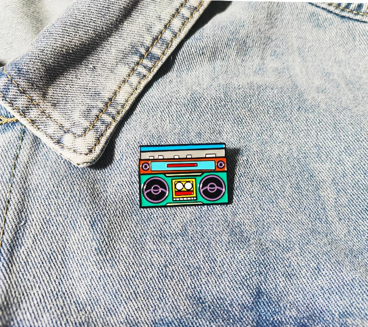 1pcs Retro Cassette Tape Lapel Pins for Backpack Simulation Tape Matel Badges Radio Button Brooches Jewelry