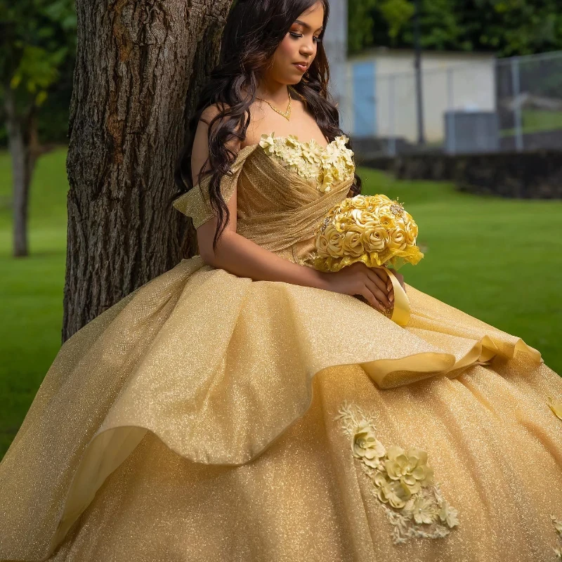 Personalizado brilhante ouro quinceanera vestido 2024 vestido de baile fora do ombro espartilho flor pageant doce 16 vestidos de xv años yqd494