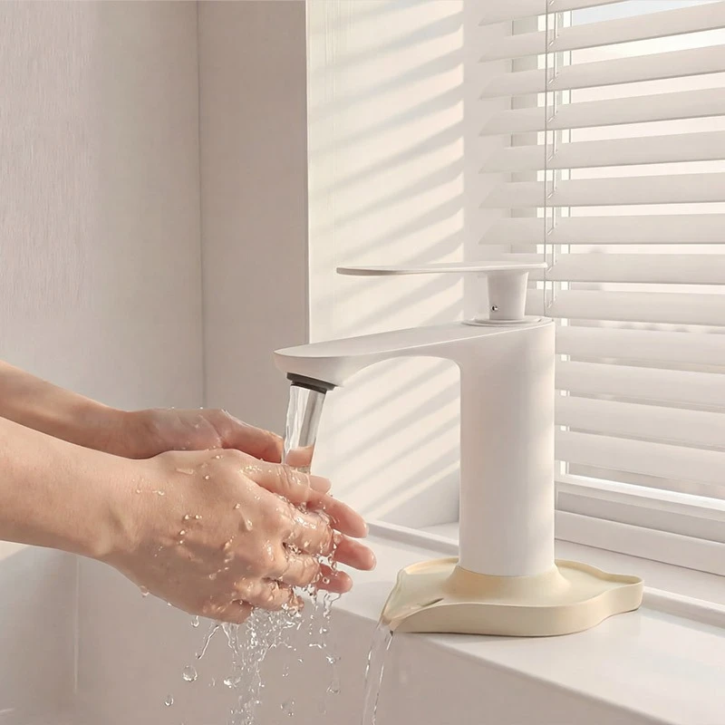 New Silicone Faucet Waterproof Cover, Splash-proof, Water Collection and Drip-proof Cartoon, Anti-leakage and Drain.