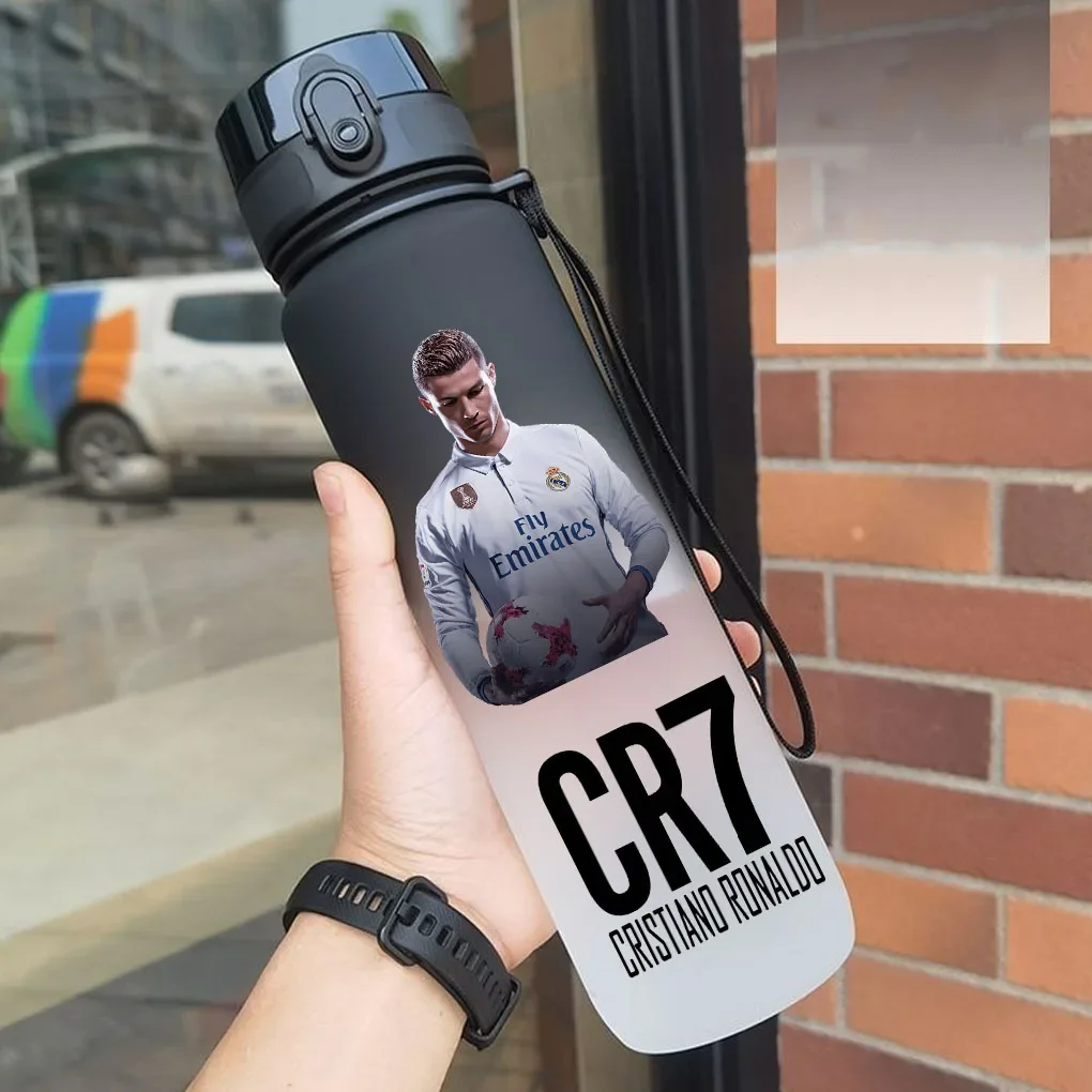 Cristiano Ronaldo Sportwasserflasche, auslaufsicher, bunter Plastikbecher, zum Trinken im Freien, für Reisen, tragbar, für Fitness, als Geschenk