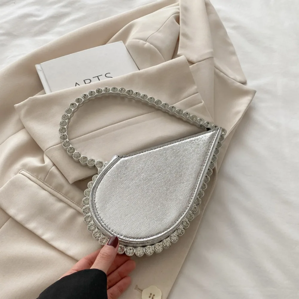 

Rhinestone Evening Banquet Bag Wrist Bag Messenger Purse Love Shape Handbag Metal Handle Large Capacity Ladies Clutch Bag