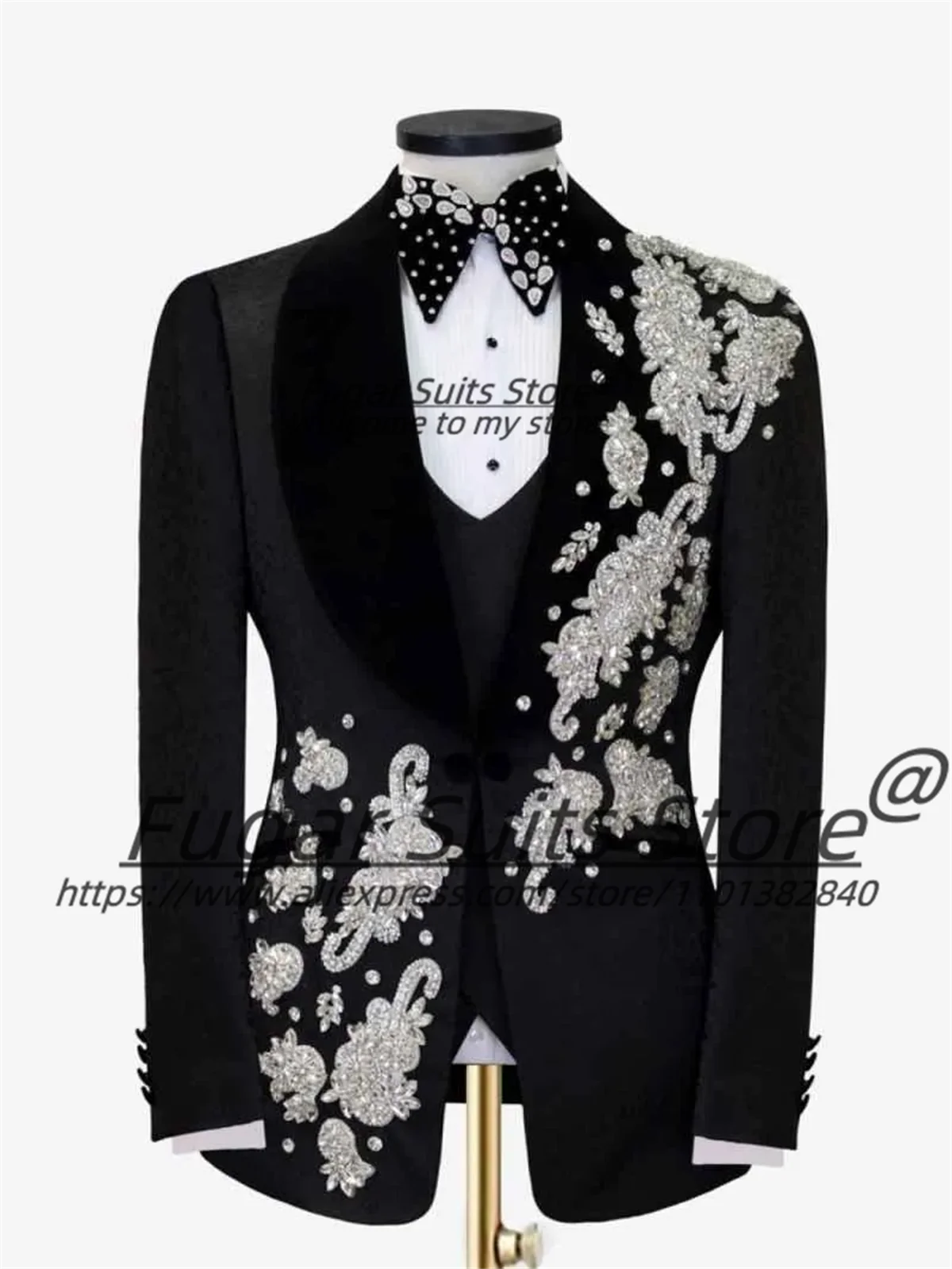 

Exquisite Black Groom Wedding Tuxedos Customized Shiny Beaded Crystal Velvet Shawl Lapel Men Suit Elegant Male Blazers 3Pcs Sets
