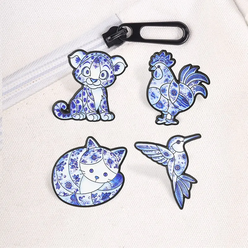 Vintage-Abzeichen mit blau-weißem Blumen- und Tiermuster, Emaille, Cartoon-Wildtier-Motiv, Anstecknadel, Brosche, Kunstdekorationsartikel, Accessoire für die Sammlung, Geschenk für Freunde. – Detail 4