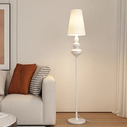 Lampada da terra moderna europea a Led lampada da terra Art Decor paralume in stile nordico per lampada da terra camera da letto studio Room Light