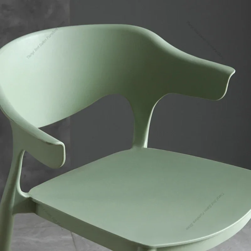 Рисунок 5 - Современные удобные барные стулья в японском стиле