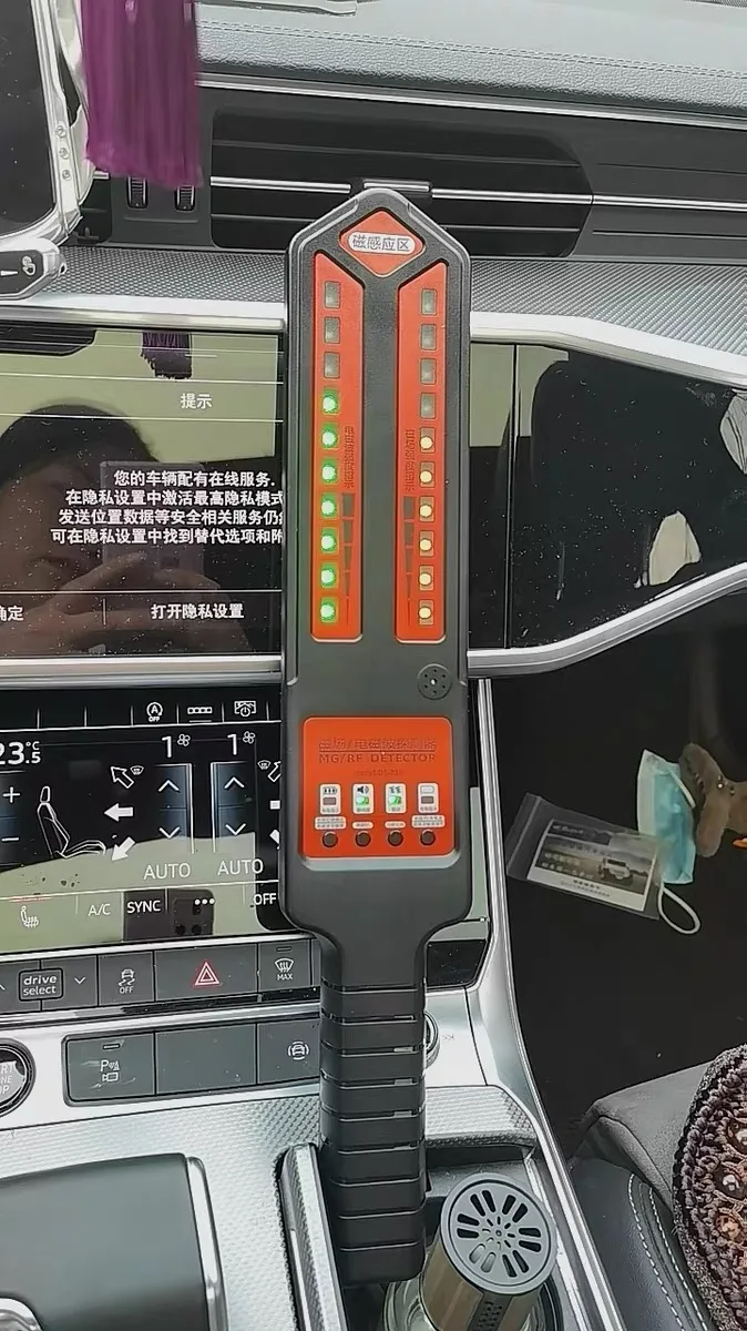 

Anti-Spy GPS Tracker Detector 5G/WiFi/Bluetooth Signal 10m Range Detection Sound/Vibration Alarm for Hotel/Car Privacy Security