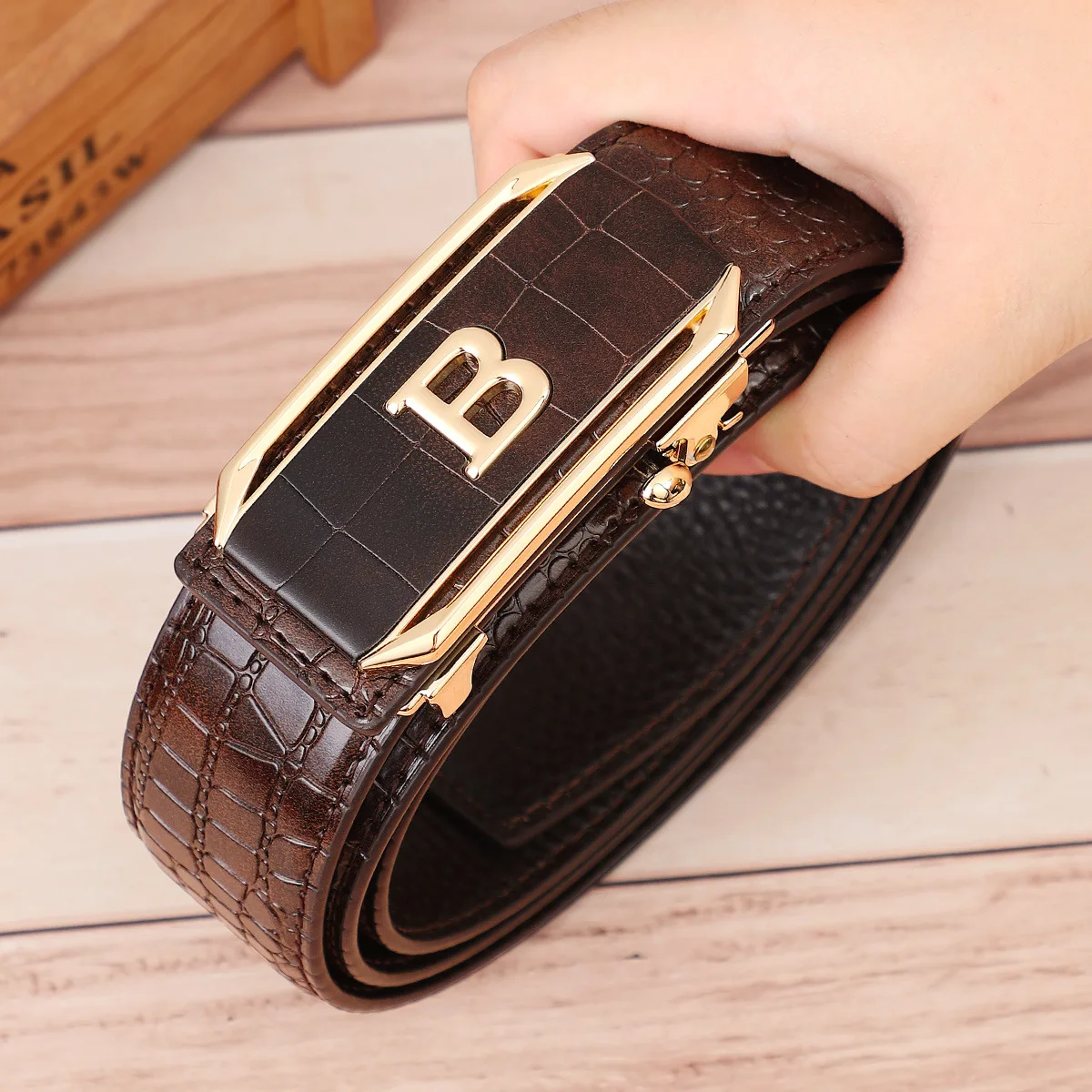 Men Leather Belt Crocodile Pattern Automatic Buckle Fashionable Versatile Waist Belt Middle-aged Casual Business 120cm