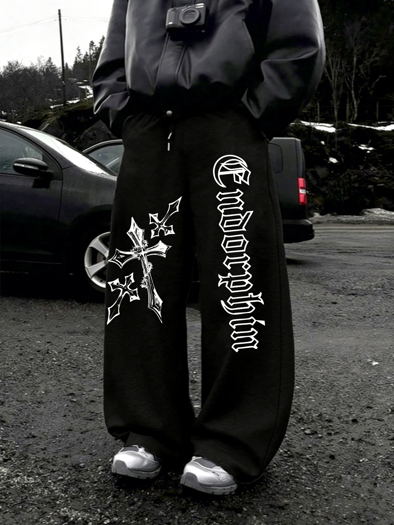 Men Gothic Wide Leg Jogger Pants, Asymmetric Two-Side Print Ornate Gothic Cross+Vertical Old EnglishEndorphinTextDrawstringBaggy