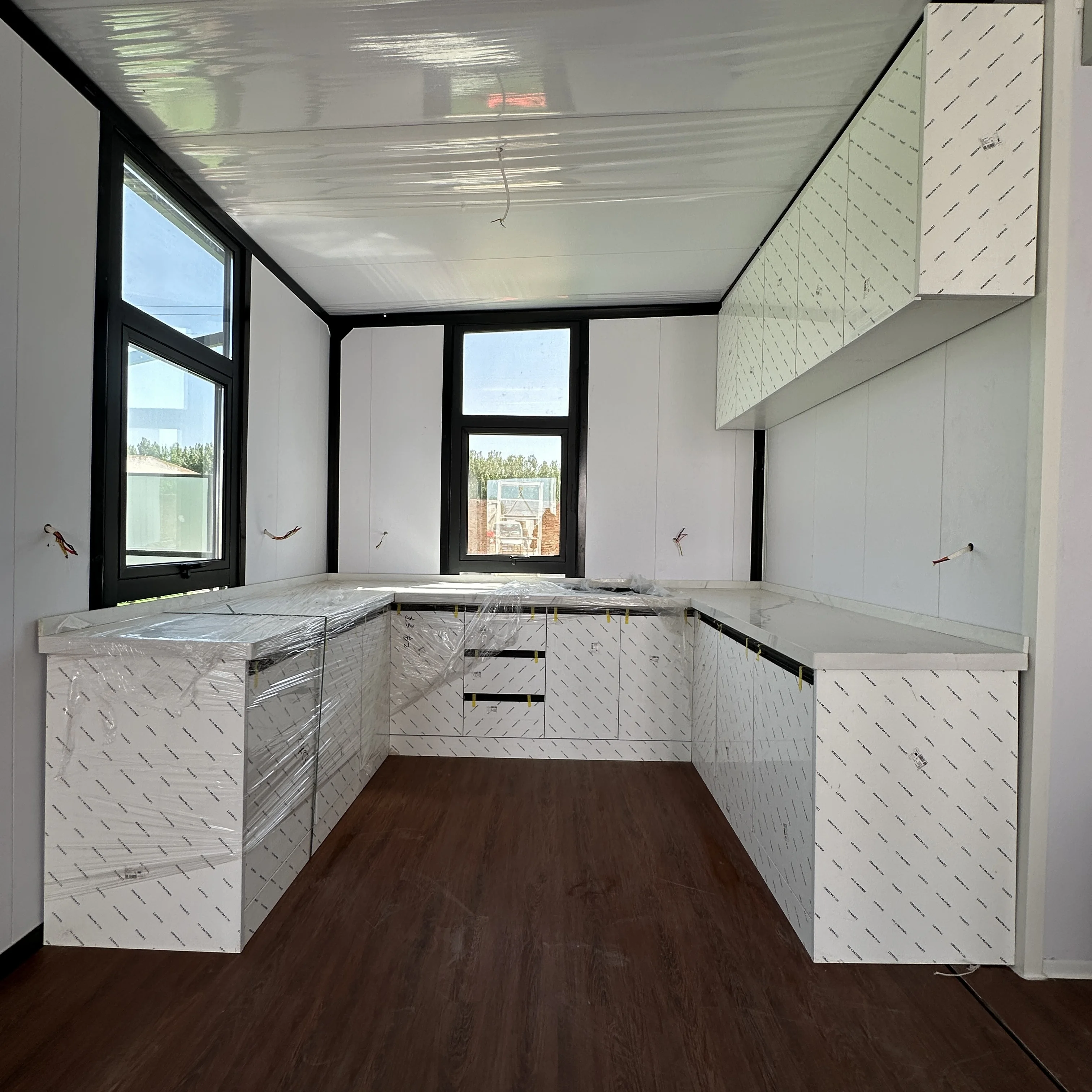 Mini Prefab Folding House Compact Expandable Container Home with 1 Bedroom for Tiny House Garden Shed or Outdoor Office Booth