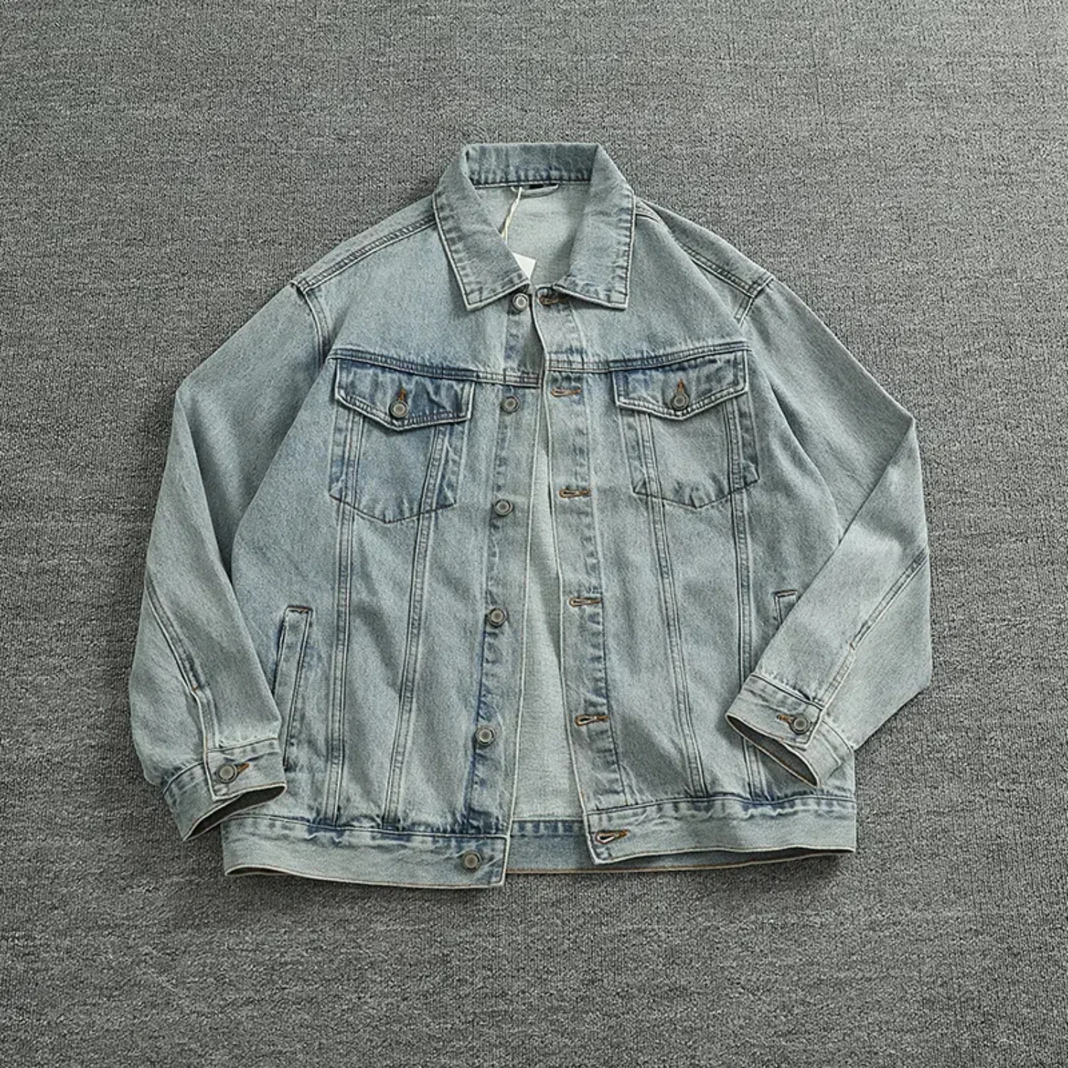 Loose silhouette stylish denim jacket for men washed to make old light blue multi-pocket cargo lapel pair denim