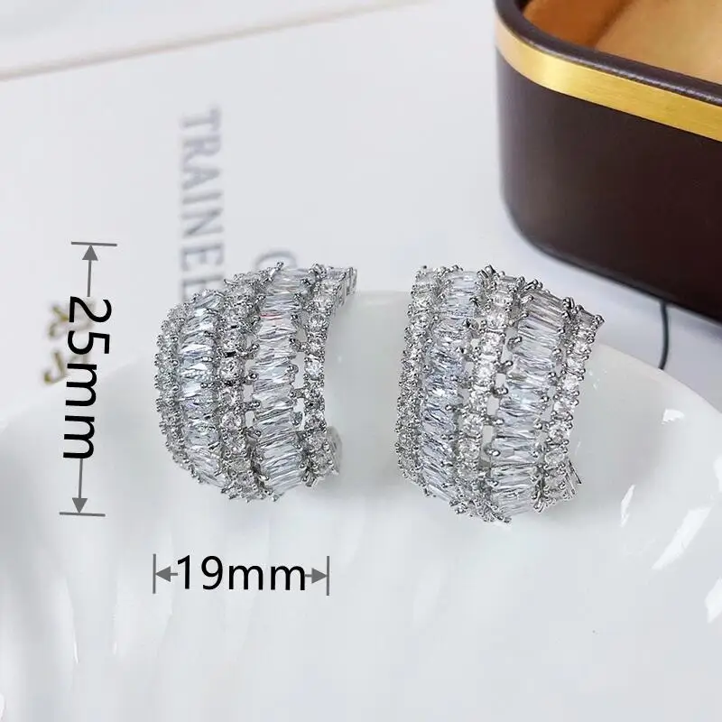 Luxury Irregular Cubic Zirconia Stud Earrings Fashion Roll Shape Design Exquisite Bride Wedding Anniversary Jewelry Big Studs