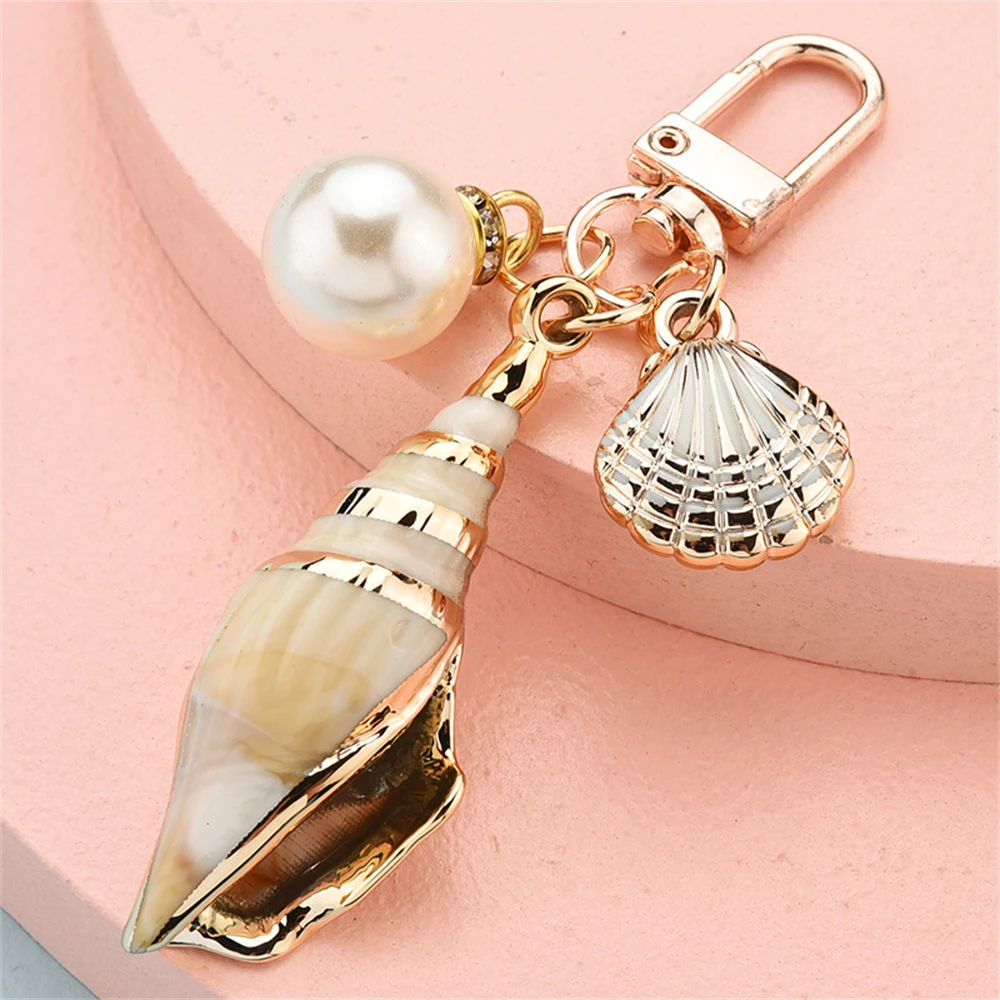 Luxury Pearl Conch Keychain Metal Bell Pendant Keyring for Women Purse Headphone Case Accessorie Bag Ornament Jewelry Gift