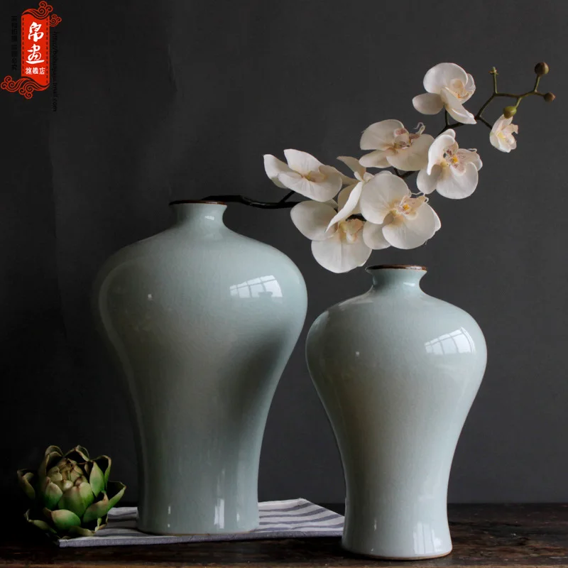 

Antique Jingdezhen ware vases, light white, cracked, transparent glaze living room decorative flower arrangement