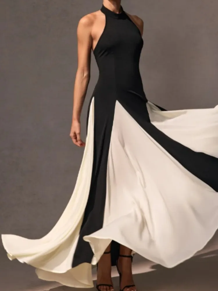 فستان ماكسي Onecozyday 2026 جديد أسود وأبيض بألوان متباينة ورقبة رسن للنساء بدون أكمام بقصة ضيقة على شكل حرف a مطوي للحفلات #4