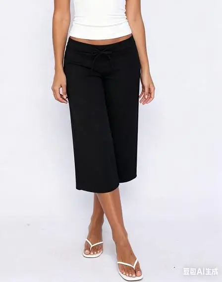 Elevate Your Summer Style with our Stylish 7/8/9 Length Pants in Black and Light Grey!