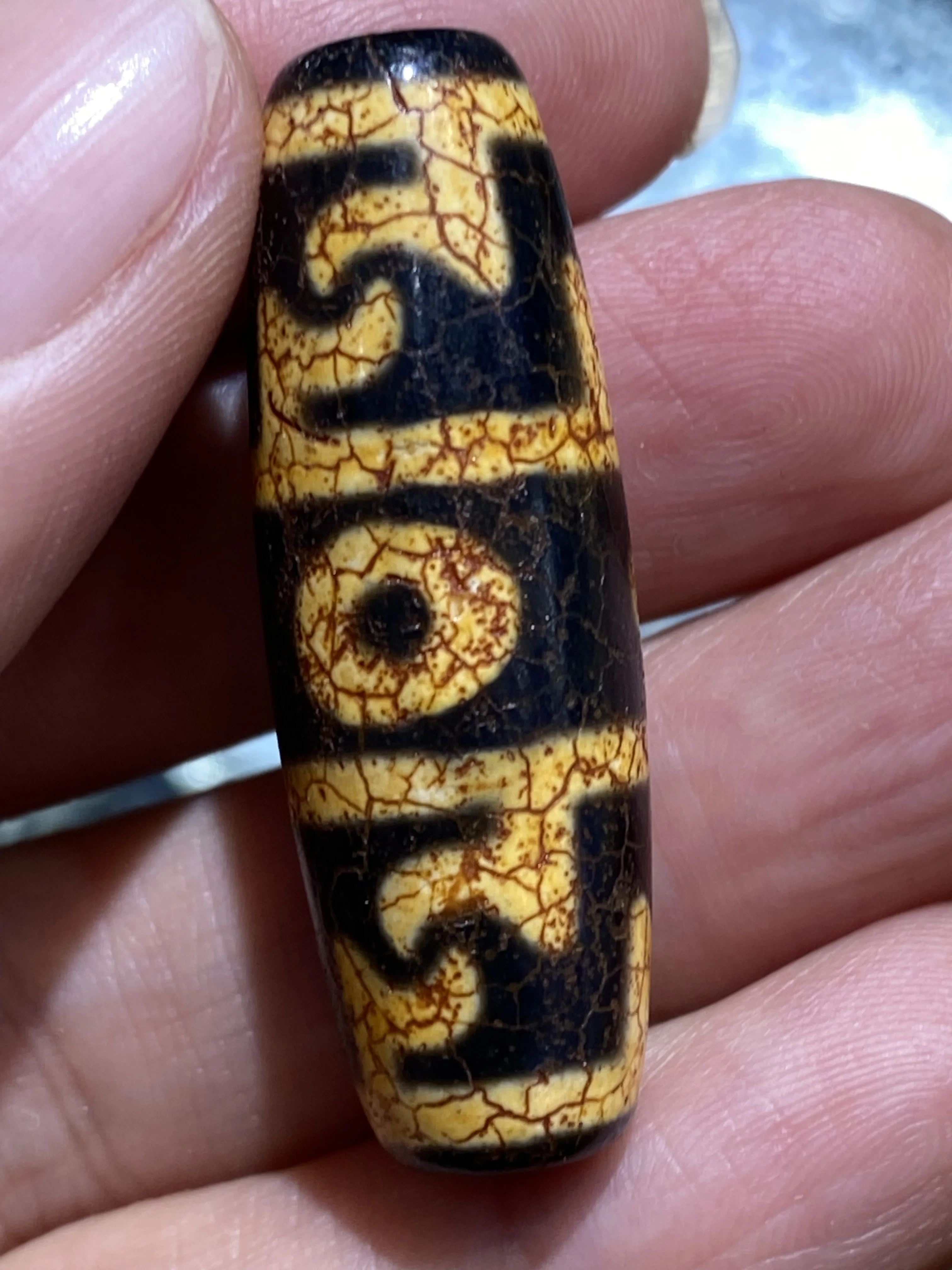 

Magic Energy Tibetan Oily Old Agate Ivory Color Etched Full Dragon Vein Lotus Master Symbol Dzi Bead Pendant Timestown 5A