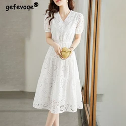 Frauen hohle Stickerei weiß elegante Party kleider Sommer koreanische Mode V-Ausschnitt Kurzarm Chic schlanke Midi-Kleid Vestidos