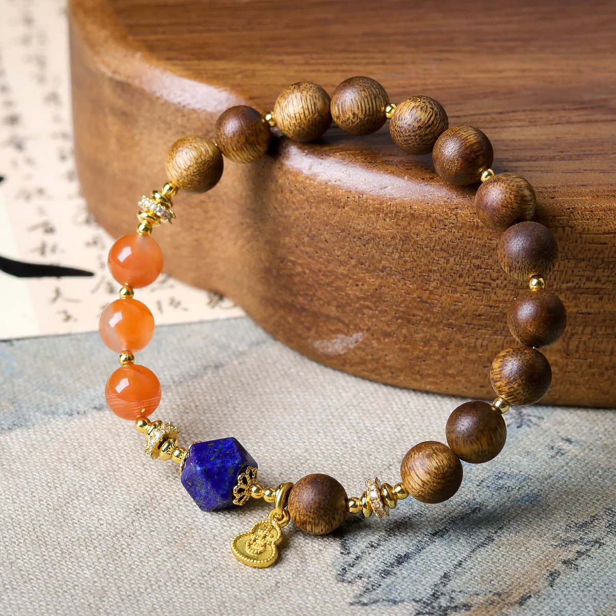 

Original GreenQinan Paired with South Red Agate Lapis lazuli Carved Bead Bracelet Cultural andCreative New ChineseStyle Bracelet