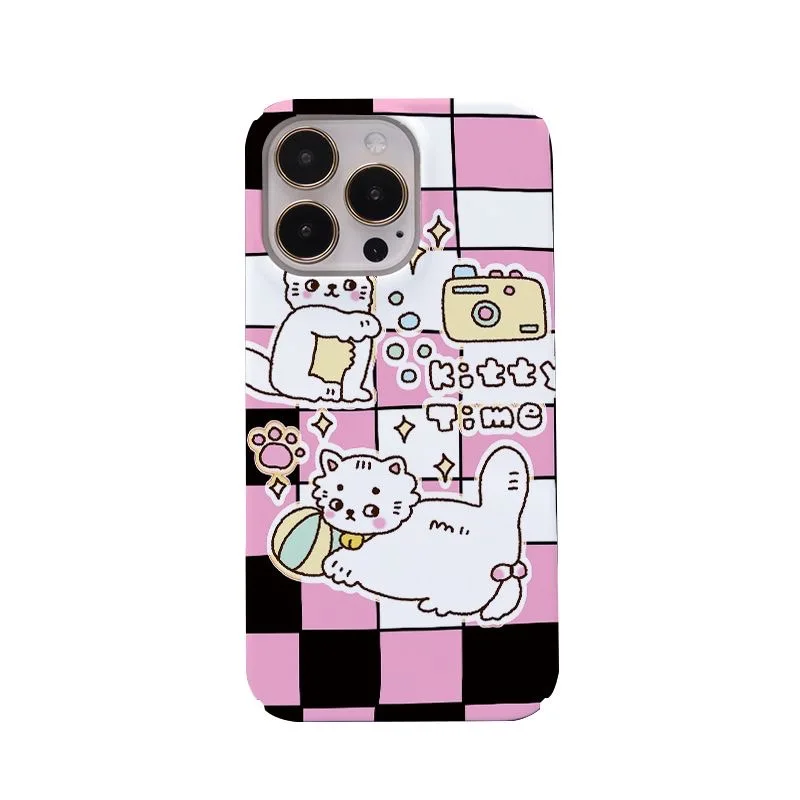 Ins Black and Pink Checkered Kicking Cat Phone Case for IPHONE 15 14PRO MAX 13 PRO MAX 14PLUS 12 Acrylic Hard Mobile Phone Cases