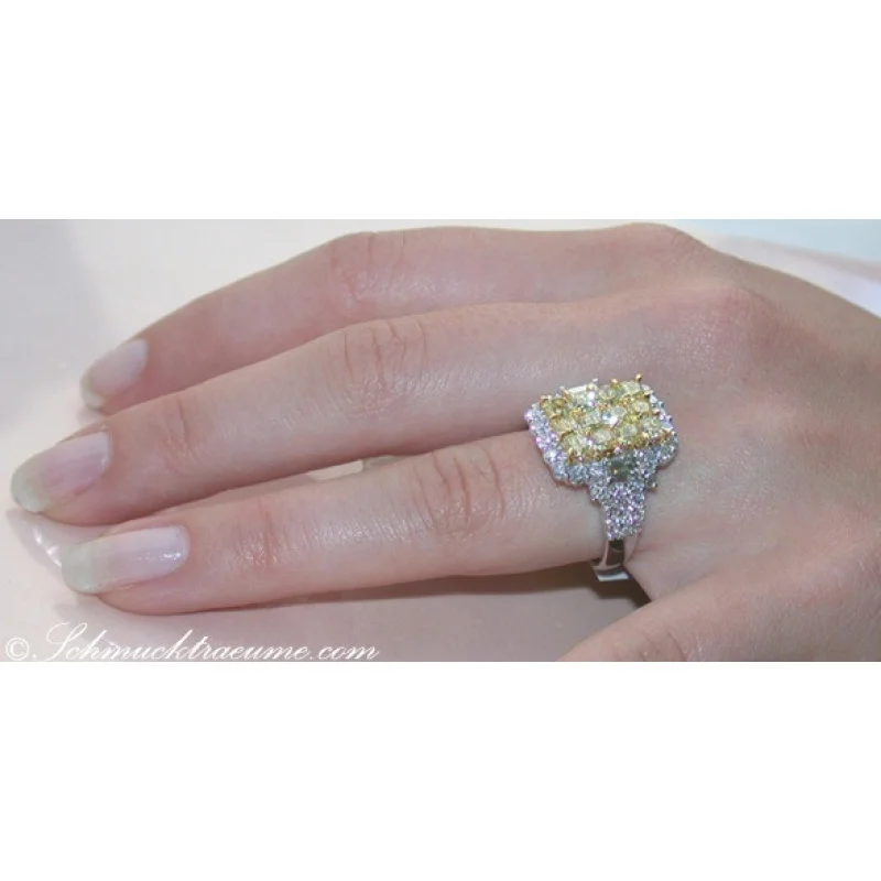 2026 New Luxury Yellow Diamond Crystal Zirconia Women's Engagement Ring - Micro-set Craftsmanship Fashion Jewelry Accessory