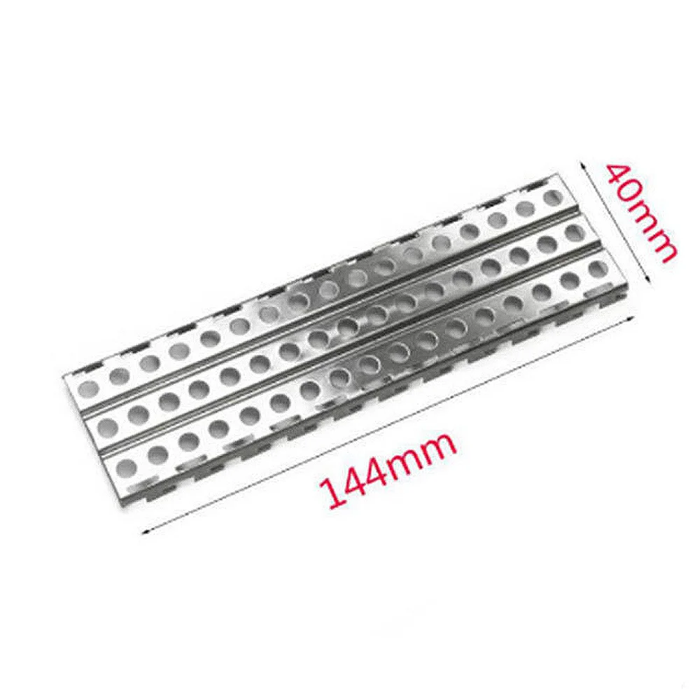 2PCS Metal Simulation Recovery Traction Board Sand Ladder Escape Anti-Skid Rescue Ramps fo TRX4 Defender Bronco SCX10 D90 RC4WD