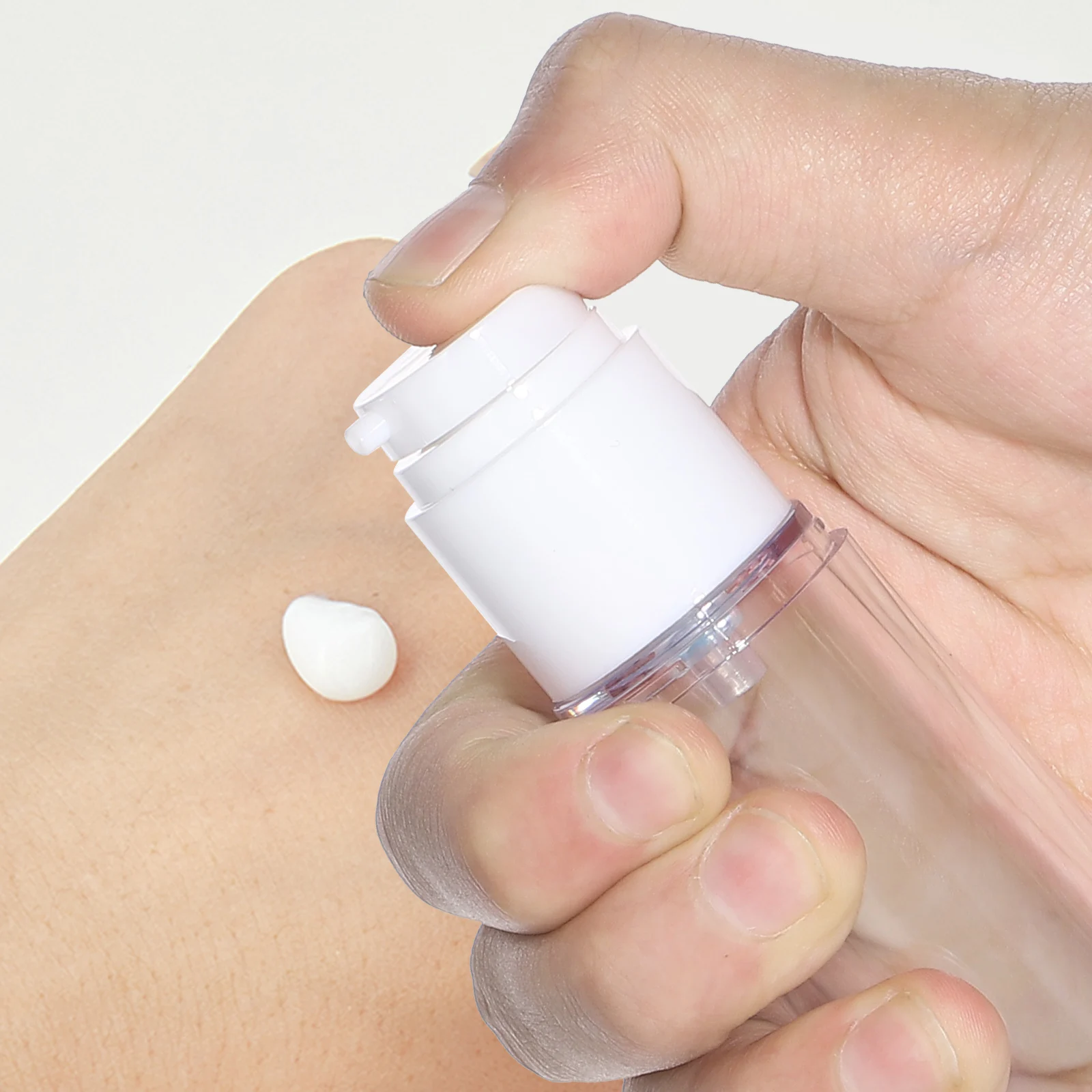 

6Pcs Refillable Travel Bottles Leak-Proof Containers Spray Lotion Pumps for Makeup Toiletries Home Gym Dorm Office