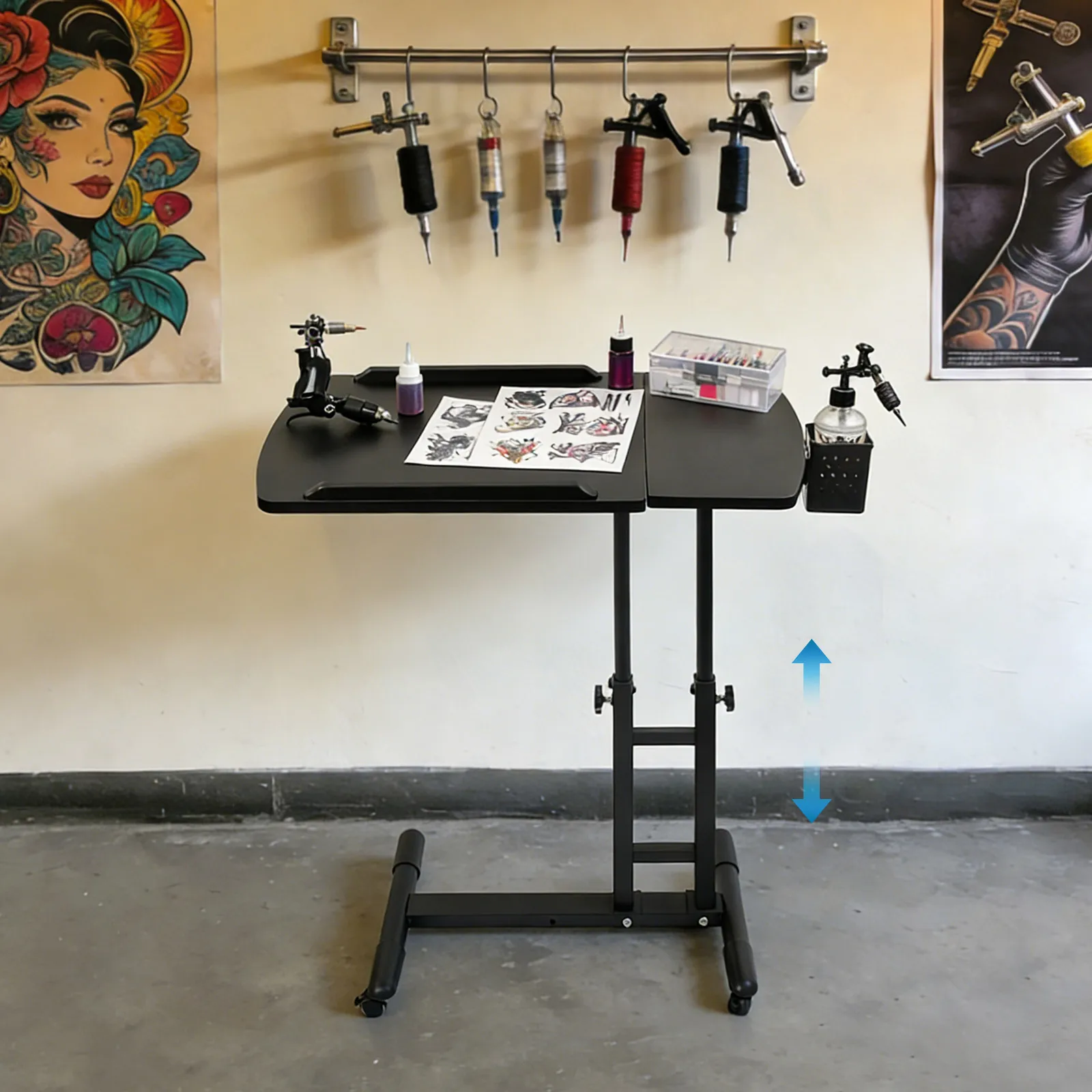 Station de travail de tatouage mobile noire à double plateau réglable en hauteur pour studio de tatouage, avec roues universelles verrouillables, porte-gobelet amovible, table à outils portable pour artistes tatoueurs