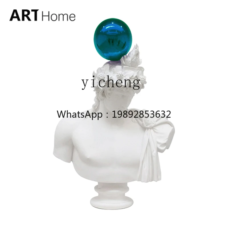 Nordic modern light luxury art sculpture lucky ornament electroplating table abstract figure decoration