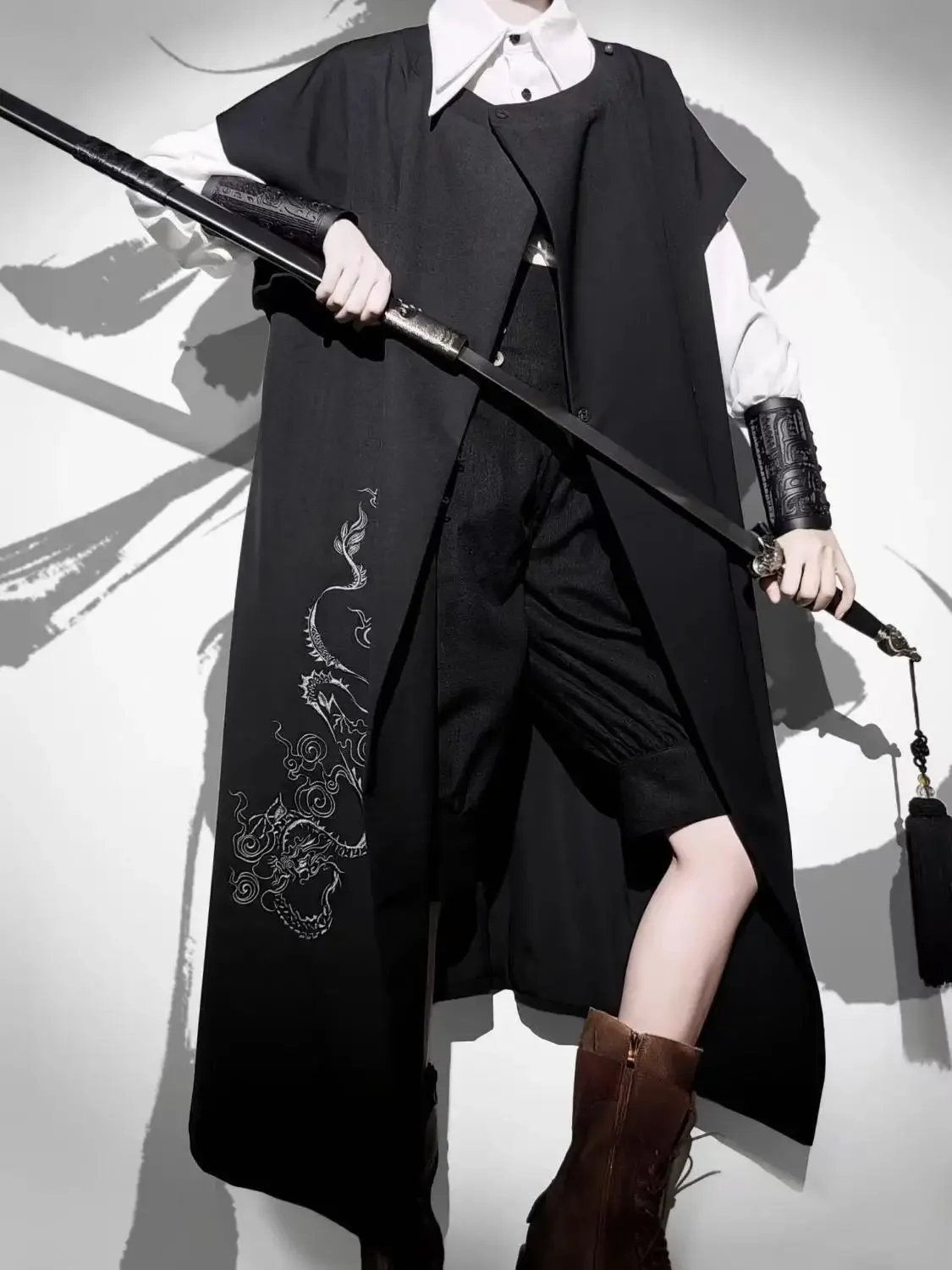 

Men Women Upgraded Embroidery Outer Robe Vintage Dark Black Street Fashion Hanfu Outfits Tops Niche Bisex New Chinese Long Shirt