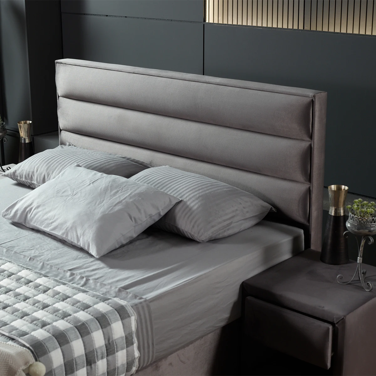 ah-Luxury Traditional Hotel Dormitory Apartment Bedroom Furniture Elegant Full-Size King Size Beds Wood Panel Customizable OEM%
