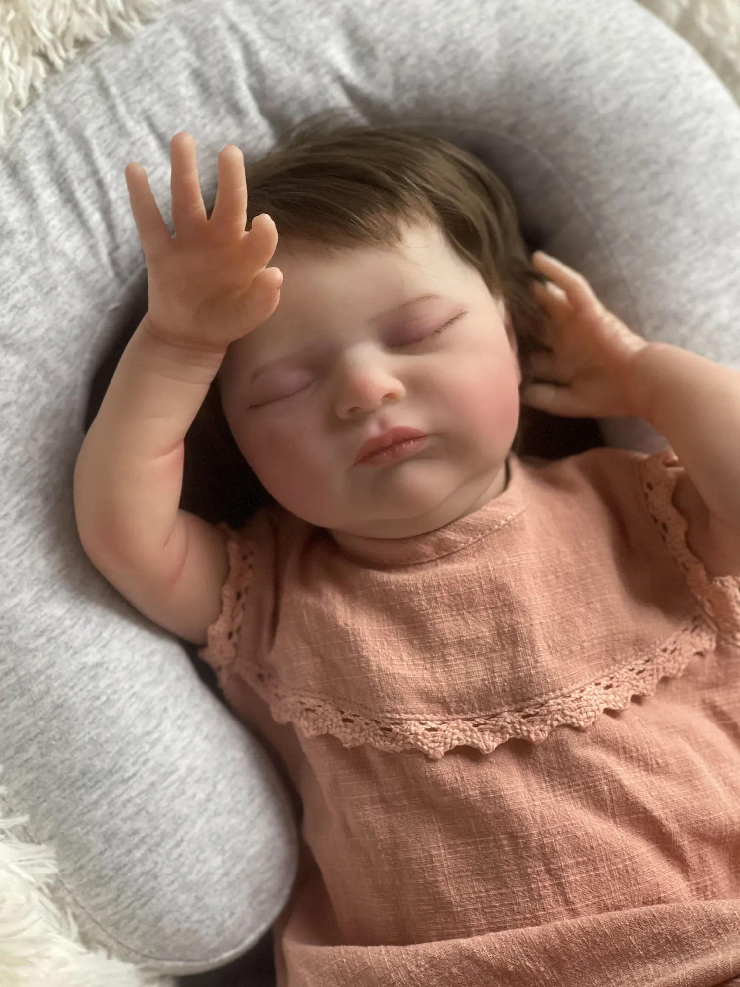 19inch Reborn Baby Doll Popular Laura Newborn Sleeping Baby 3D Skin Hand Painting Detailed Veins Bebe Reborn Doll Toys for Girls