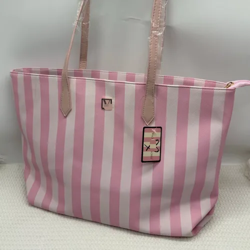 Imagen 2 del producto Bolsa Nova Tote a Rayas Ligera, Bolsa de Hombro para Mujer para Uso en Exteriores, Tamaño Grande en Tela Oxford con Cierre de Cremallera