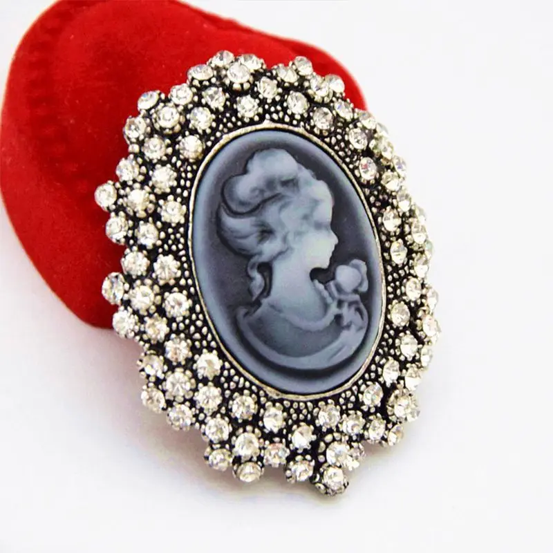 Wedding Party Queen Lady Vintage Victorian Design Cameo Bronze Brooch Pin