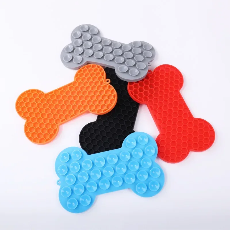 

1Pcs Silicone Licking Pad Pet Dog Lick Bath Peanut Butter Slow Eating Feeder Cats Lick Mat Feeding Lick