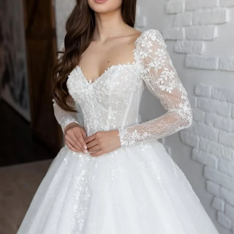 

Customized luxury white Ball Gown Royal Wedding Dresses Sweetheart crystal decal 3D flower applique Long tail Made Robe De