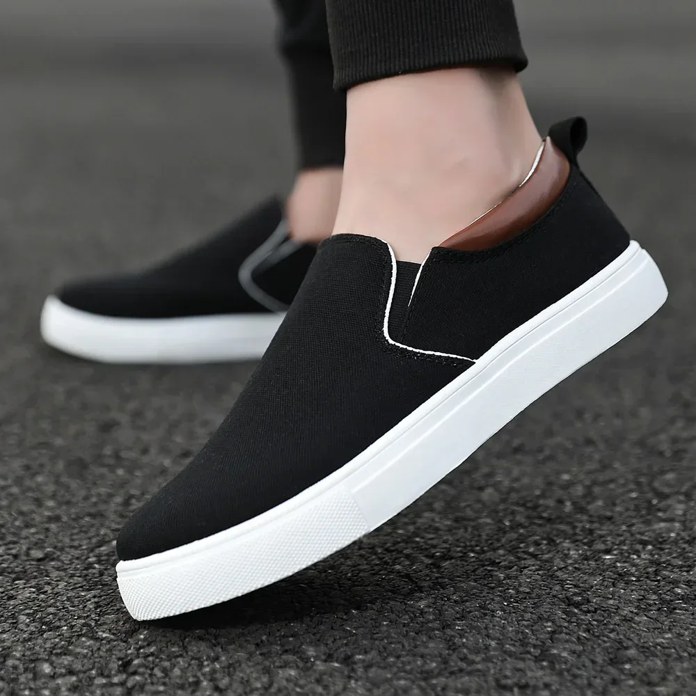 Comfortable Men\'s Sneakers Summer Breathable Lightweight Flats Vulcanized Shoes for Men Solid Color Slip on Men\'s Canvas Shoes