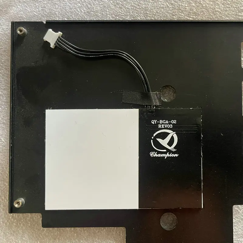 La piastra posteriore per la scheda video ASUS RTX2080ti STRIX