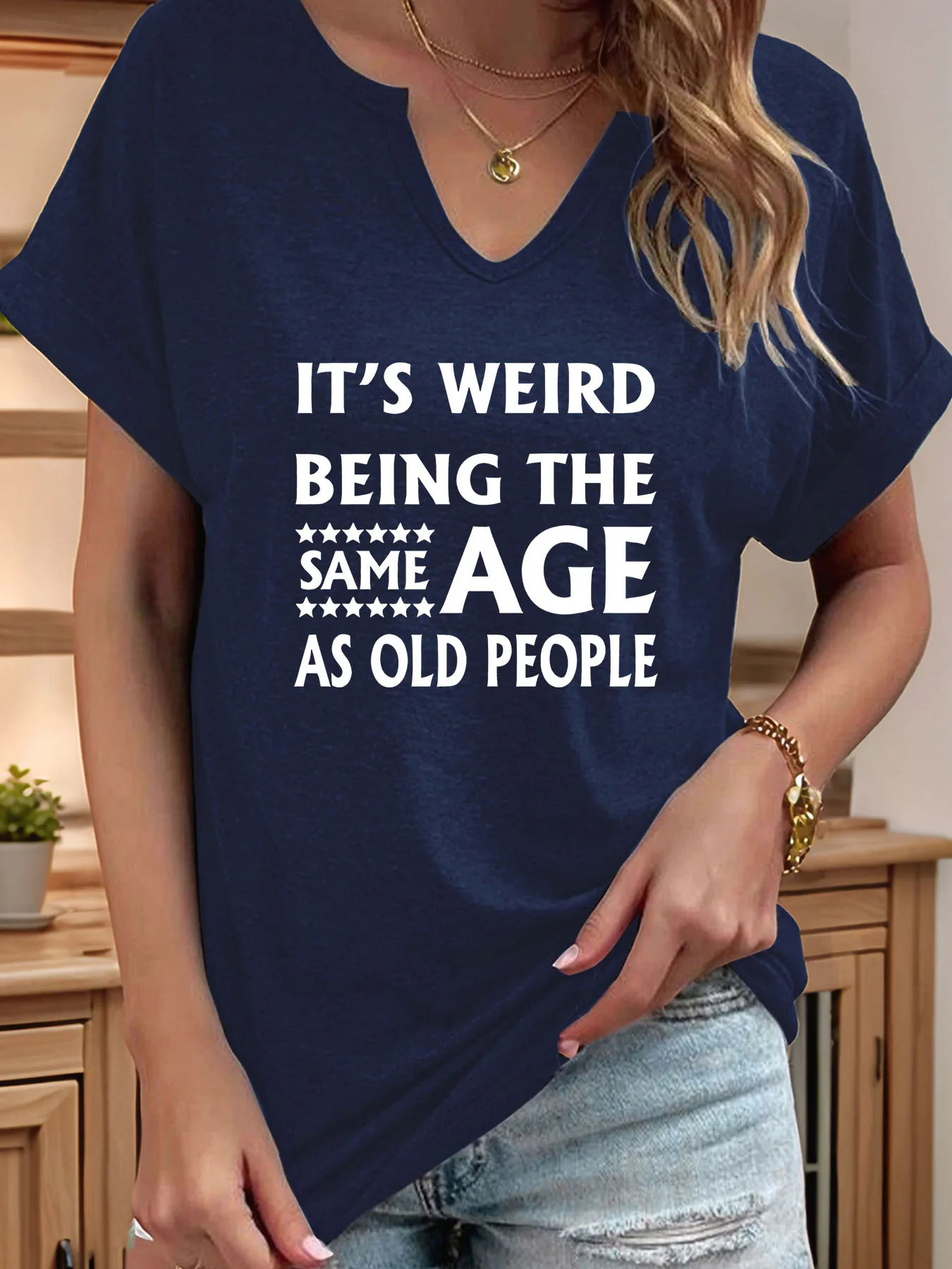 Funny age-related print T-shirt, casual and fashionable V-neck rolled-sleeve short-sleeved blouse for women