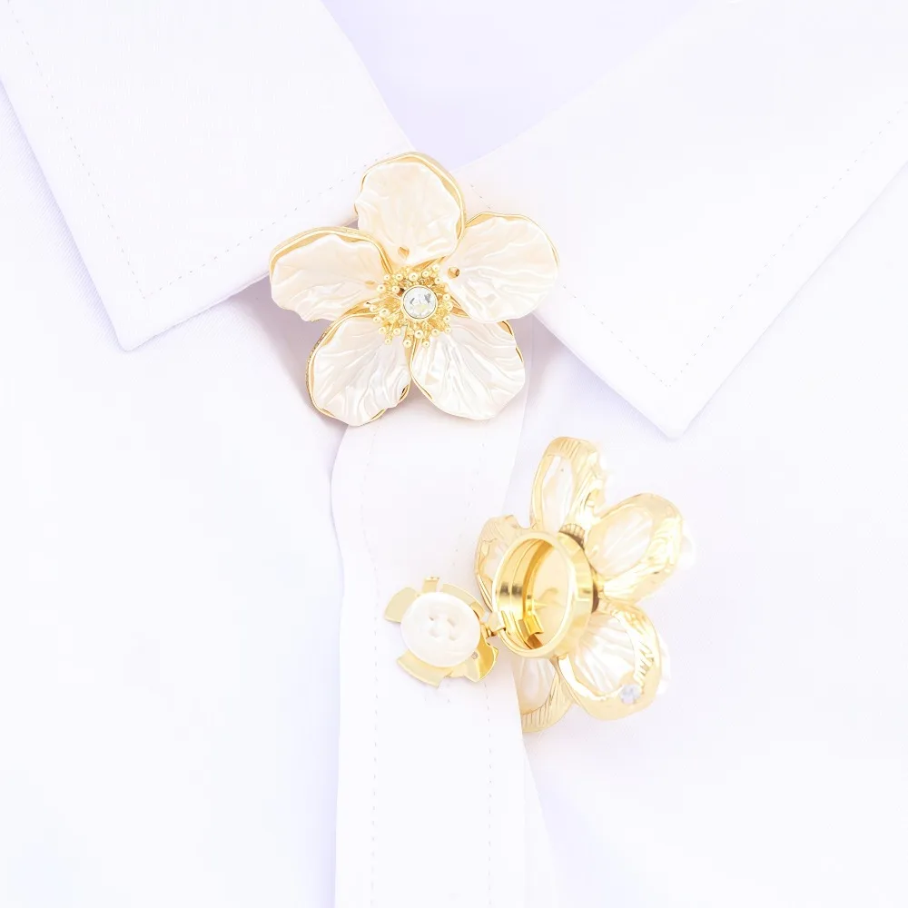 

A Pair Vintage Petal Button Cover Cufflinks for Shirt Formal Wear Versatile Shell Pearl Snap Clasp Elegant Design