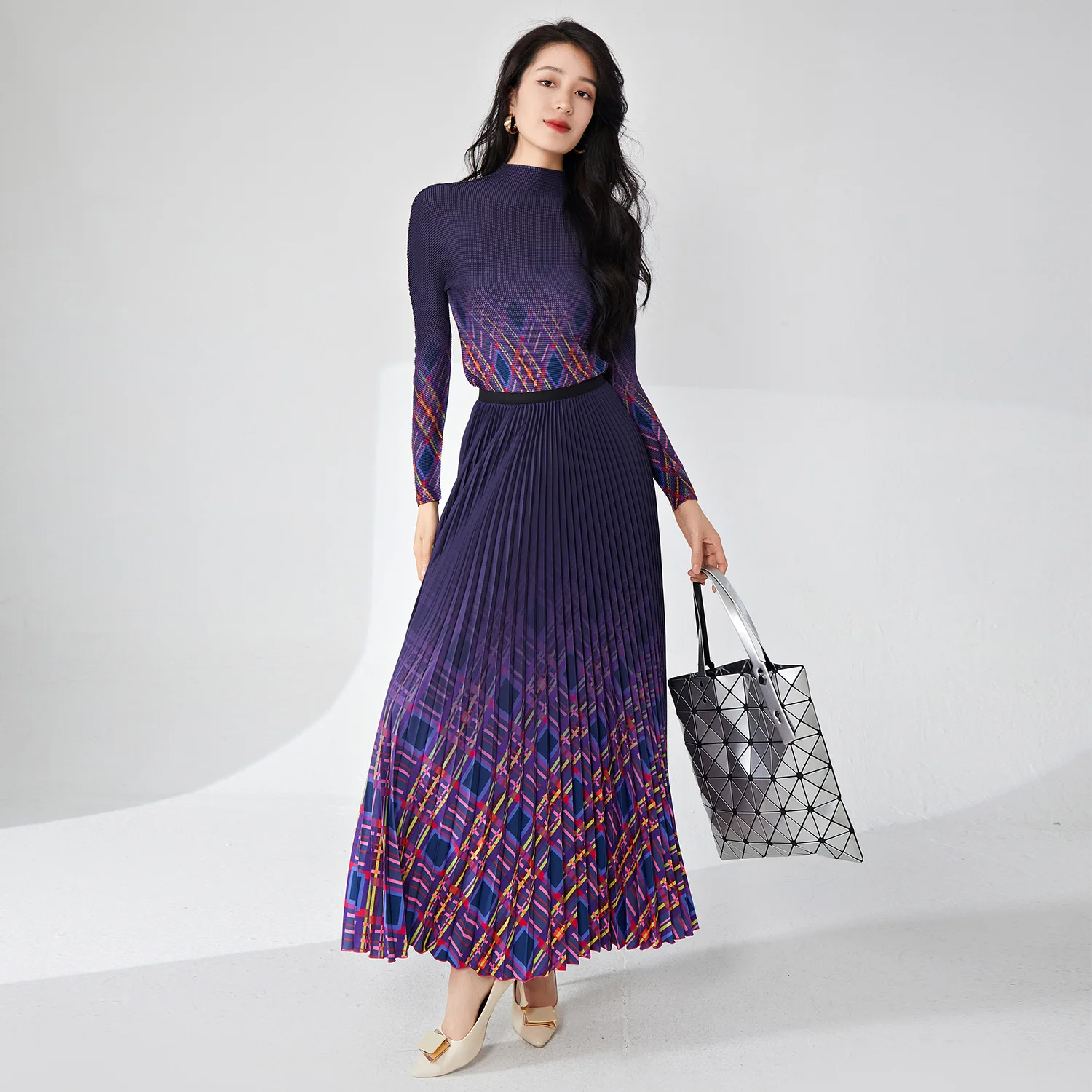 Women's Pleated Two-Piece Set Gradient Stretch Printed Turtleneck Top and A-Line Midi Skirt Summer Casual Fashionable Design