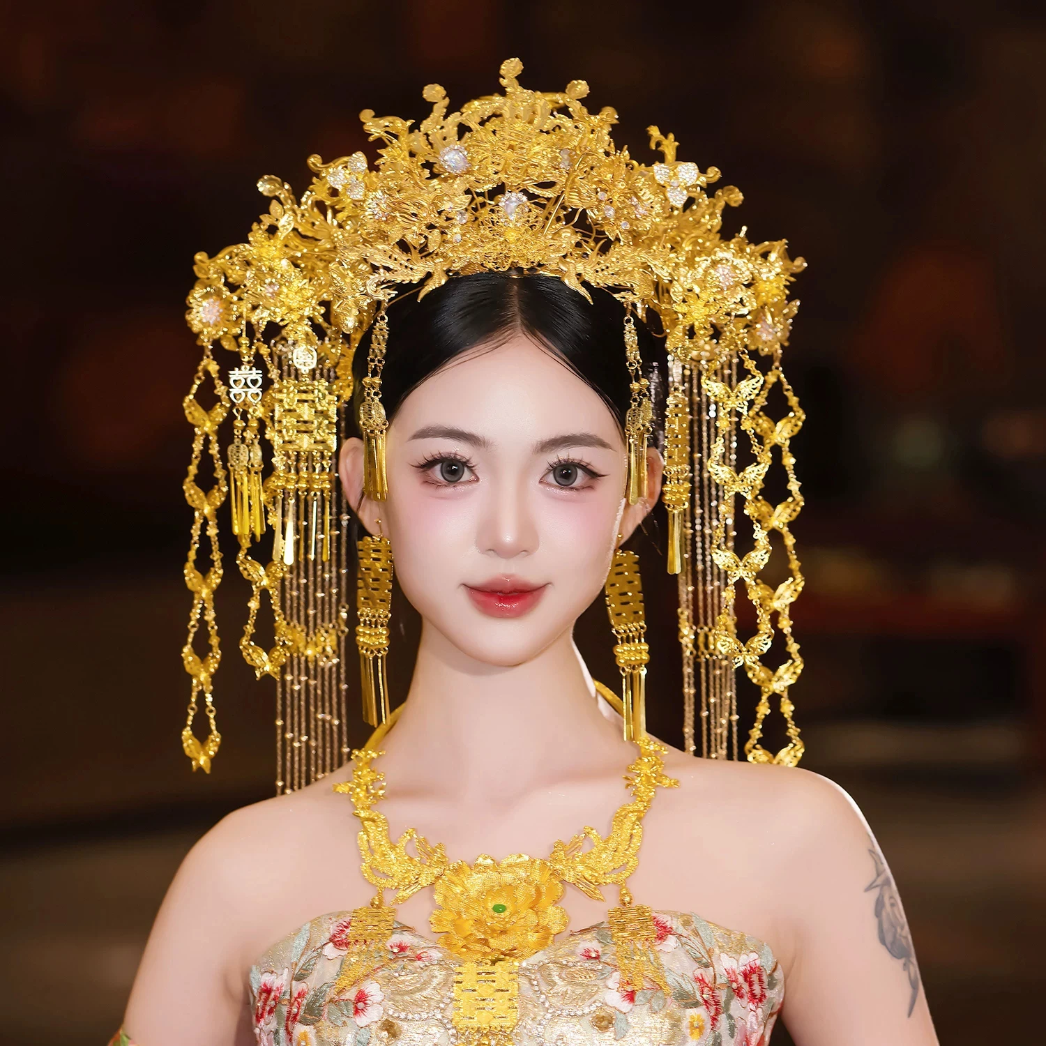 

Bridal Golden Phoenix Crown with Grand Tassel Chinese Wedding Headwear Dragon And Phoenix Hair Accessories for Cheongsam
