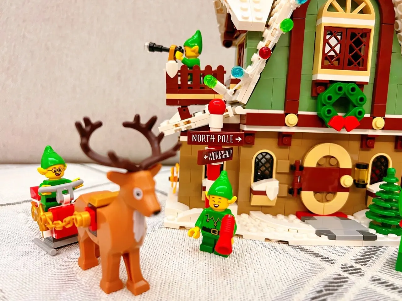 Santa Claus Elf Magic House Building Model para crianças, brinquedo montado Presente, quebra-cabeça infantil