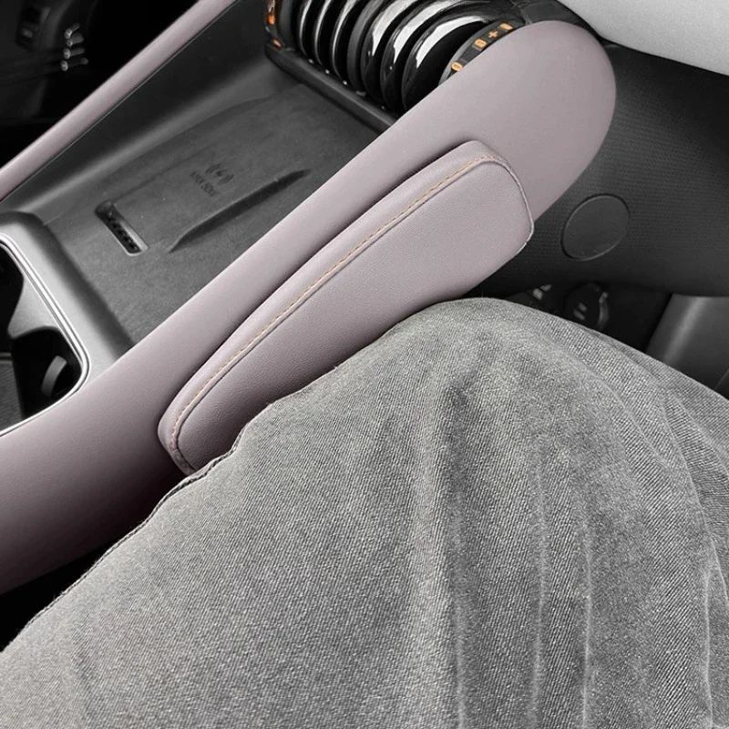 

Central Control Leg Cushion Leg Rest Knee Pad For BYD Atto 3 2022-2025 Car Interior Modification Supplies Body Kits Accessories