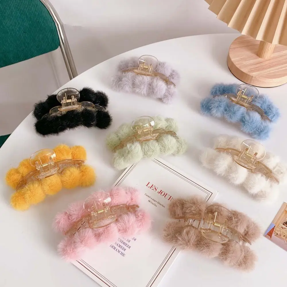 Temperament Simple Furry Hair ball Girls Female Hair Accessories Plush Hair Claw Plastic Grasp Clip Korean Style Hair Clip